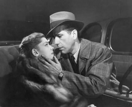 big-sleep-the-1946-006-lauren-bacall-humphrey-bogart-inside-car-embracing-00o-1vk